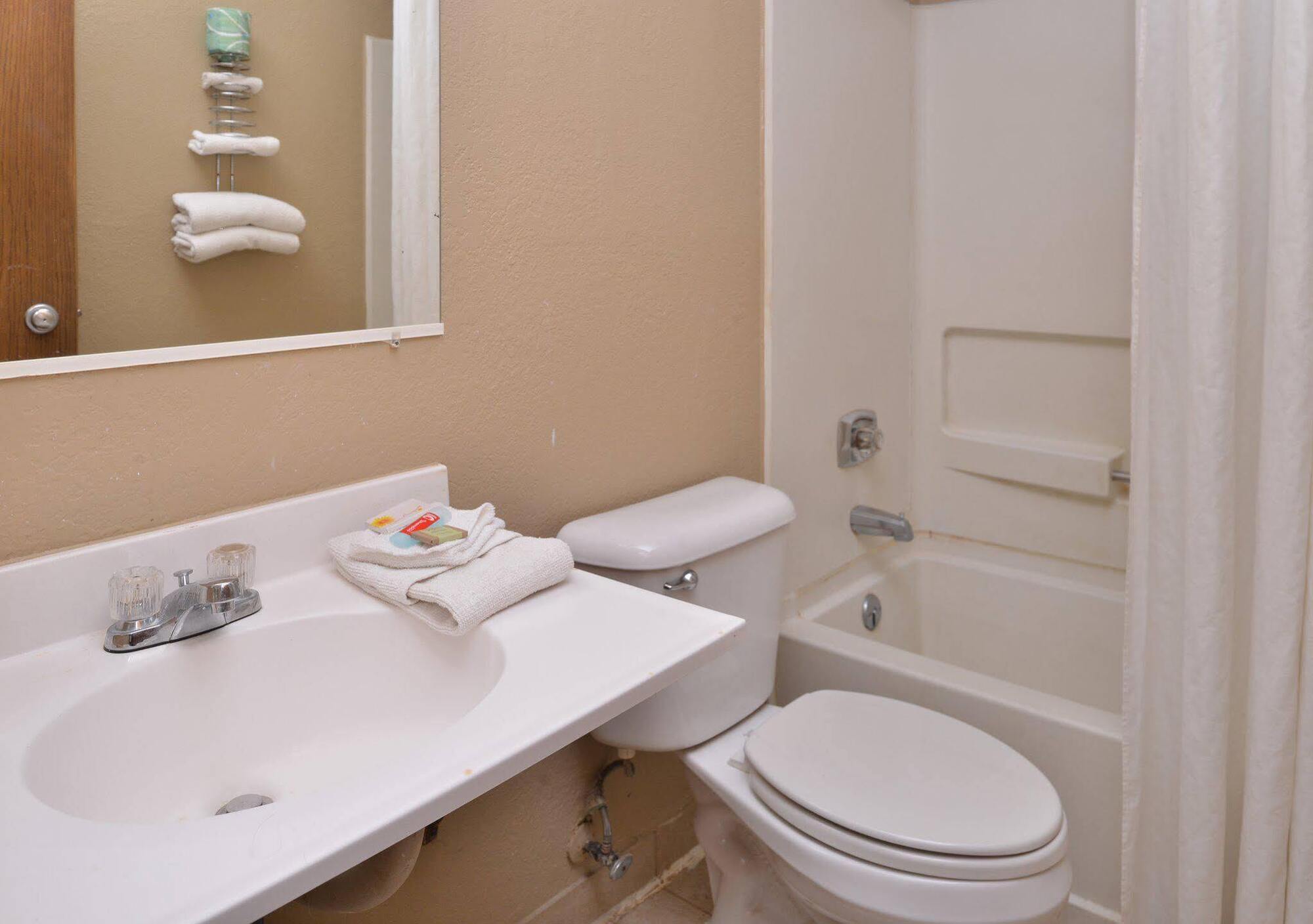 Rodeway Inn Waukegan - Gurnee Εξωτερικό φωτογραφία